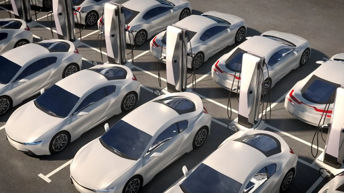 The Future of Electric Vehicle Fleets in the Last Mile